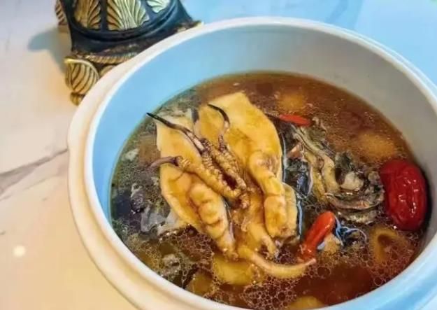 冬蟲夏草和哪些食材可以一起煲湯？