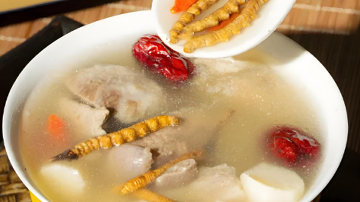 冬蟲(chóng)夏草魚(yú)丸湯怎么做