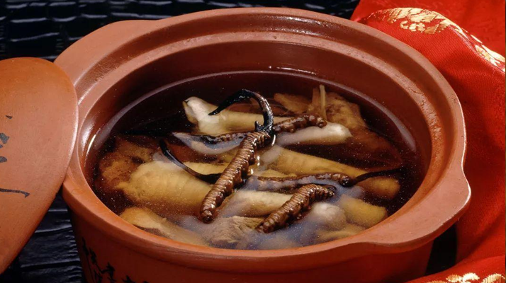 糖尿病可服用冬蟲(chóng)夏草嗎？科學(xué)解析其調(diào)理價(jià)值與注意事項(xiàng)