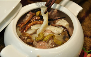 川貝冬蟲夏草雪梨怎么燉？潤肺滋補的詳細做法與竅門