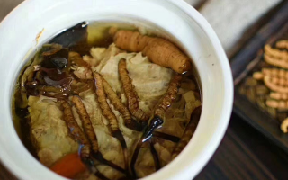 冬蟲夏草煲水喝，咱草原人就這么簡單整，營養(yǎng)不浪費(fèi)